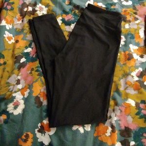 Lularoe NWOT OS Black leggings